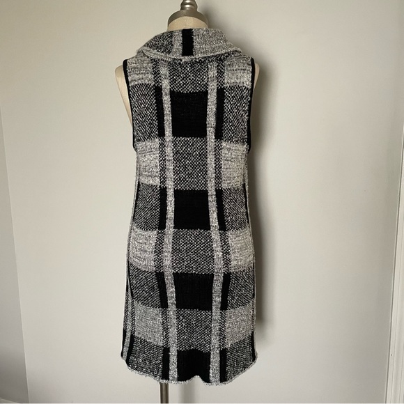 Joseph A. Black and white plaid draped open front sweater vest size M - Picture 3 of 7
